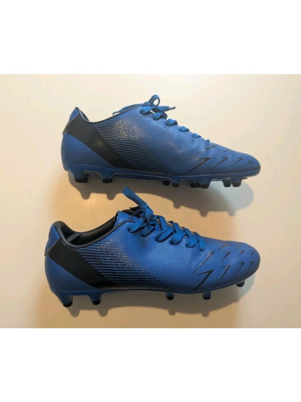 Vizani Soccer Cleats - Big Kid's / Boy's / Youth Size 6 Blue Lace Up EUC Shoes